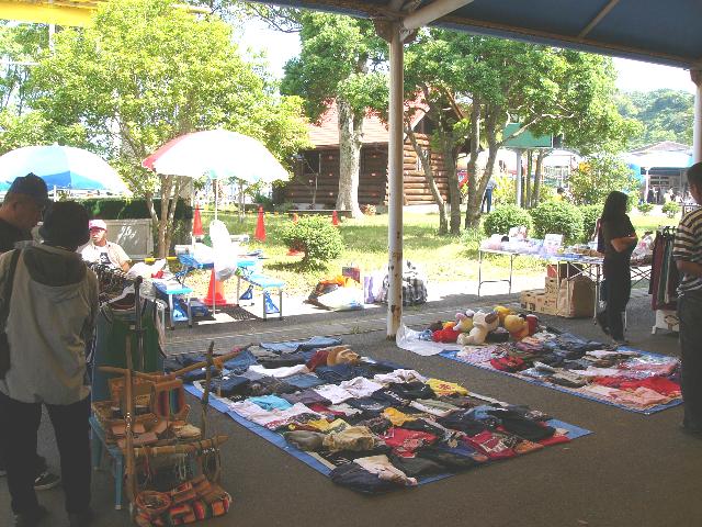 fleamarket20.jpg