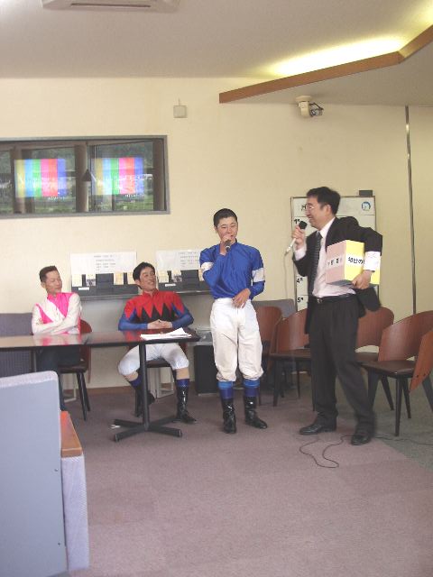 fan_jockey026.jpg